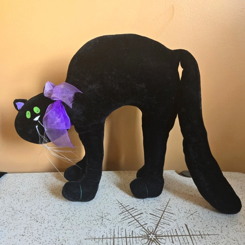 Halloween Cat That Stands With Positional Tail